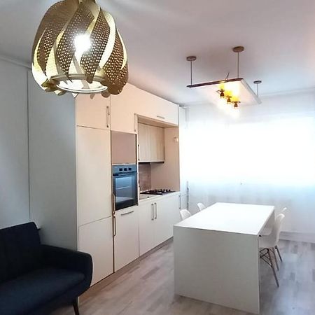 Modern 1Br Apartment With Wifi, Parking And Self Check In Bucureşti Eksteriør bilde