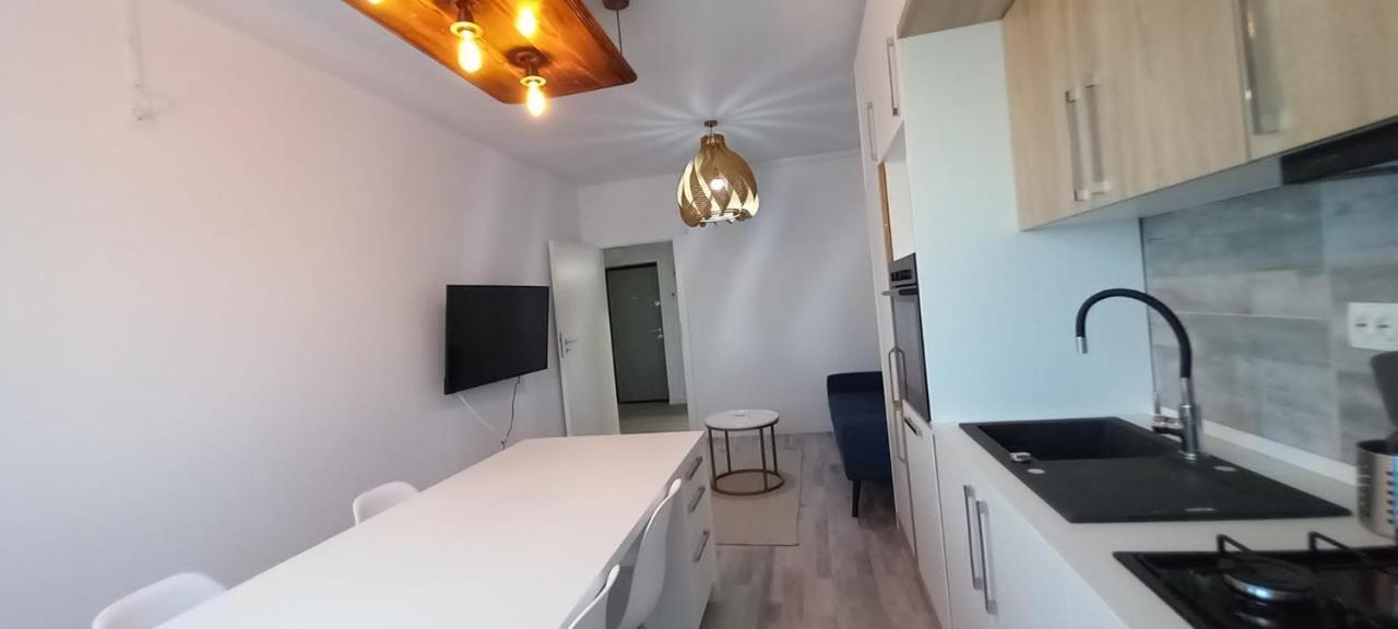 Modern 1Br Apartment With Wifi, Parking And Self Check In Bucureşti Eksteriør bilde